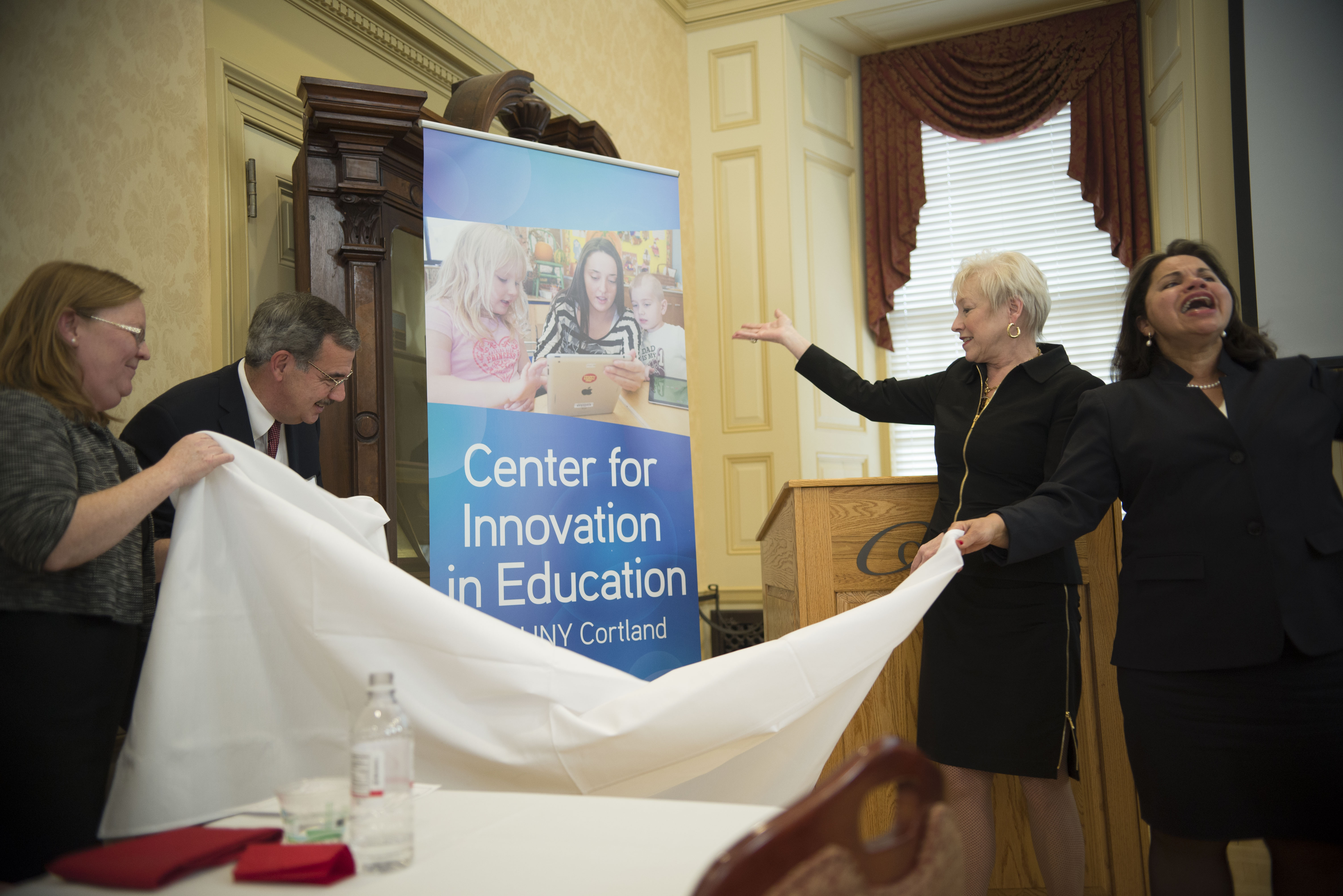 Chancellor Launches Education Innovation Center at Cortland