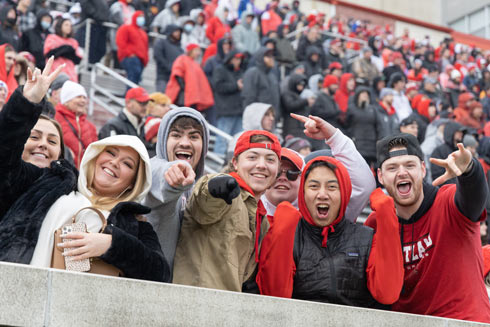 Capture-moment-cortaca-crowd.jpg