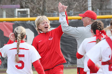 Lenhart Earns Milestone 900th Win